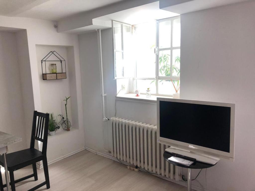 Bescheidene Untergeschoss Wohnung In Guter Lage. Кельн Екстер'єр фото